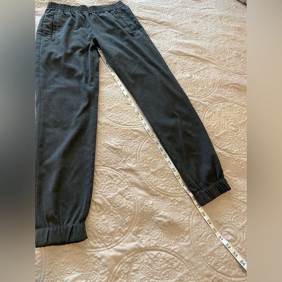 Banana Republic Gray jogger style pull on dress pants! EUC - Picture 7 of 10